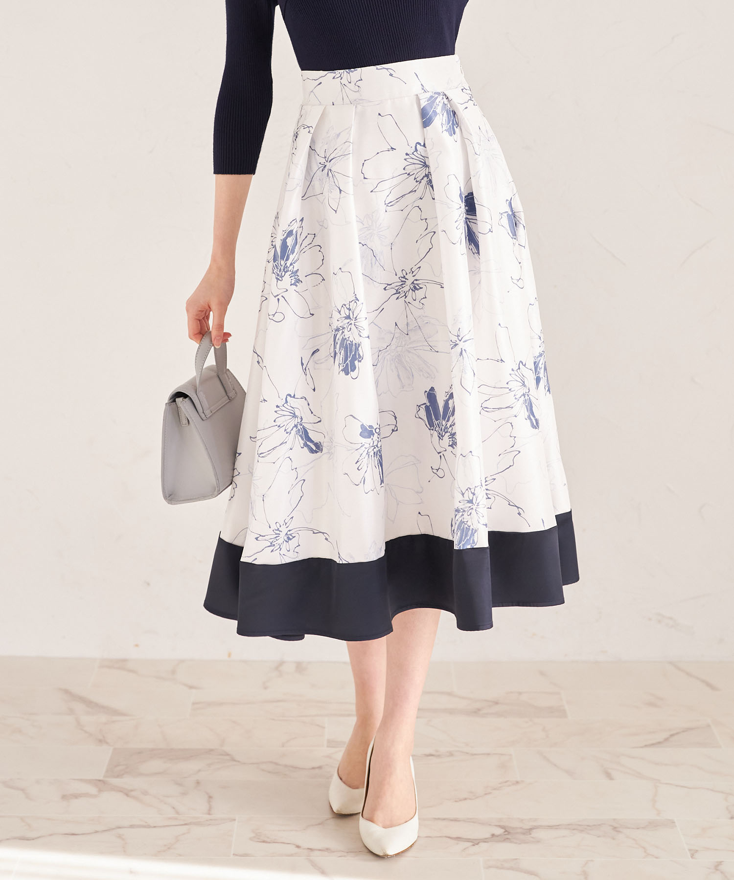 配色フラワープリントフレアスカート【fioleta】 tocco closet　＊スペシャルプライス品につき返品/キャンセル/配送日指定不可/ラッピング不可/少量在庫のセールの為交換は出来かねる場合がございます。