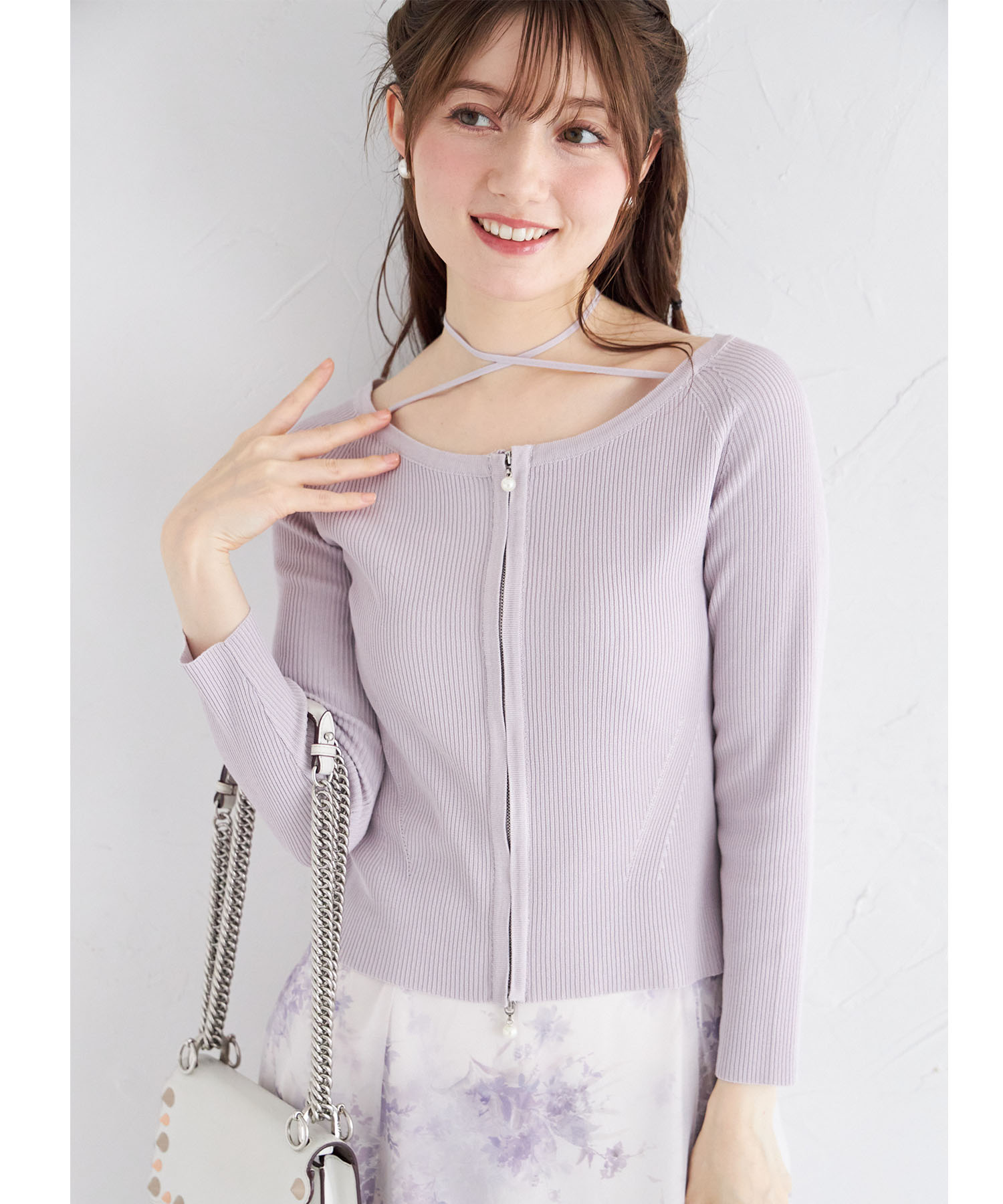 ３ＷＡＹリボン付きパールジップリブニットプルオーバー 【mustia】《tocco closet luxe》＊スペシャルプライス品につき返品/キャンセル/配送日指定不可/ラッピング不可/少量在庫のセールの為交換は出来かねる場合がございます。