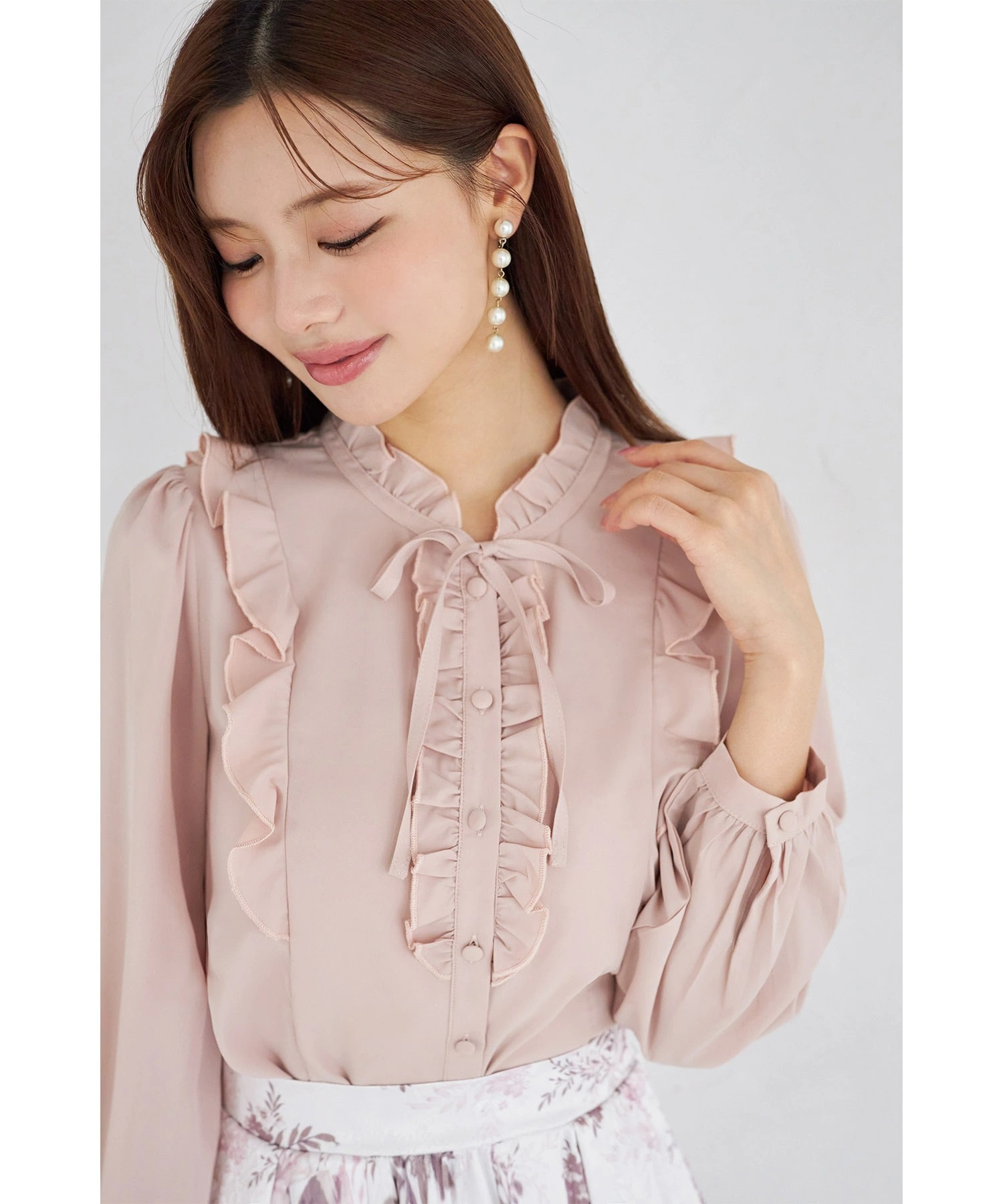 リボン＆フリル付きブラウス《tocco closet luxe》＊スペシャルプライス品につき返品/キャンセル/配送日指定不可/ラッピング不可/少量在庫のセールの為交換は出来かねる場合がございます。