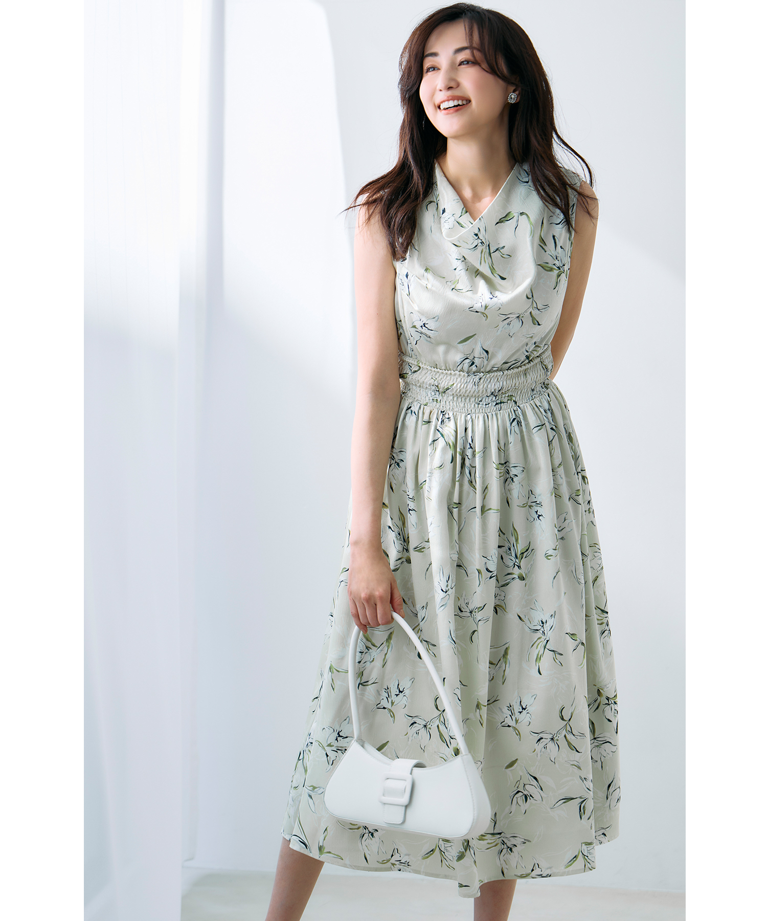 tocco トッコクローゼット　ドレープネックウエストシャーリングリリーフラワープリントワンピース