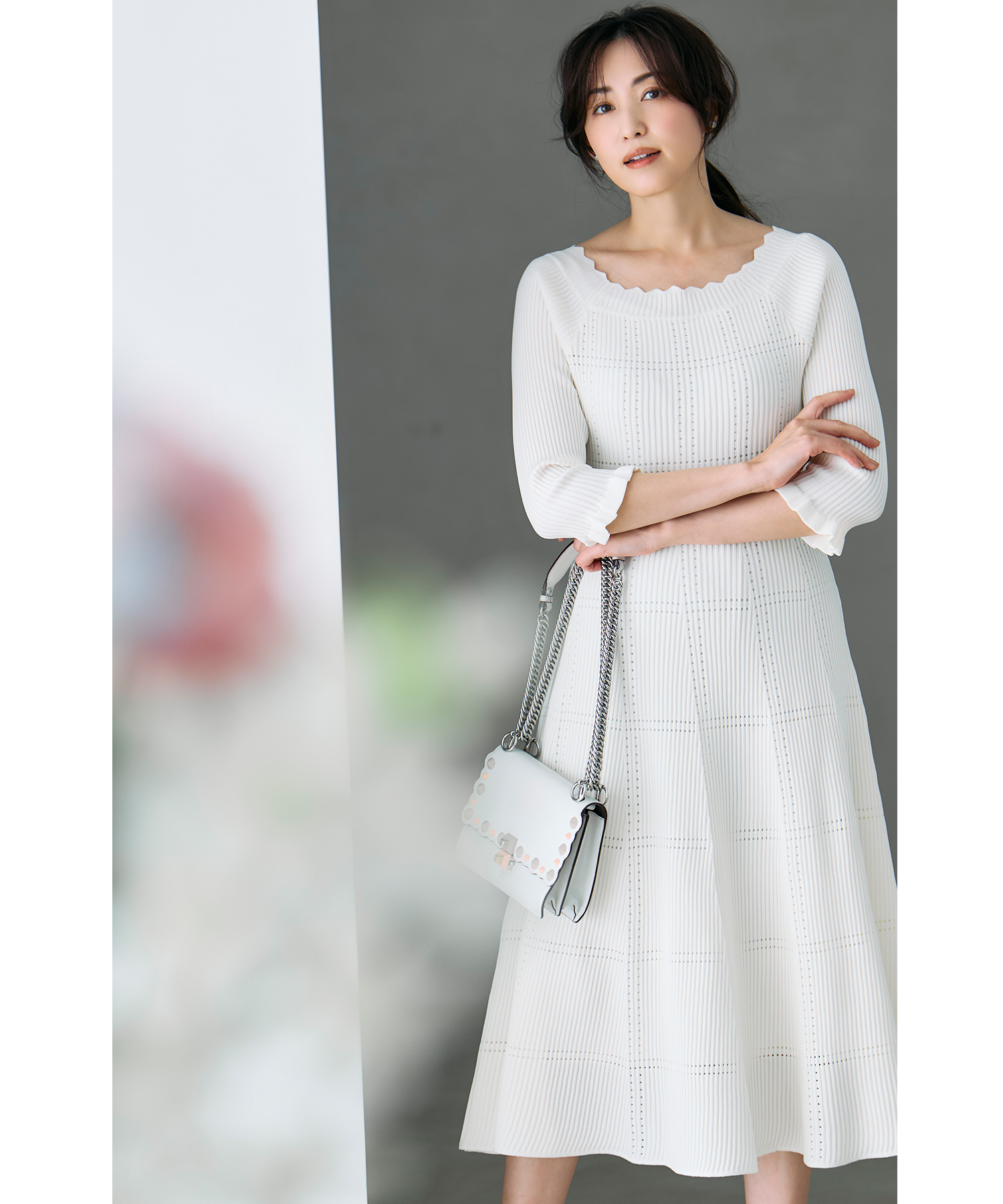 袖口フリル付きスカラネックシアーチェックリブニットワンピース《tocco closet luxe》《CeremonyStyle》《SpringOuterCollection》※有村実樹さんはオフホワイト着用