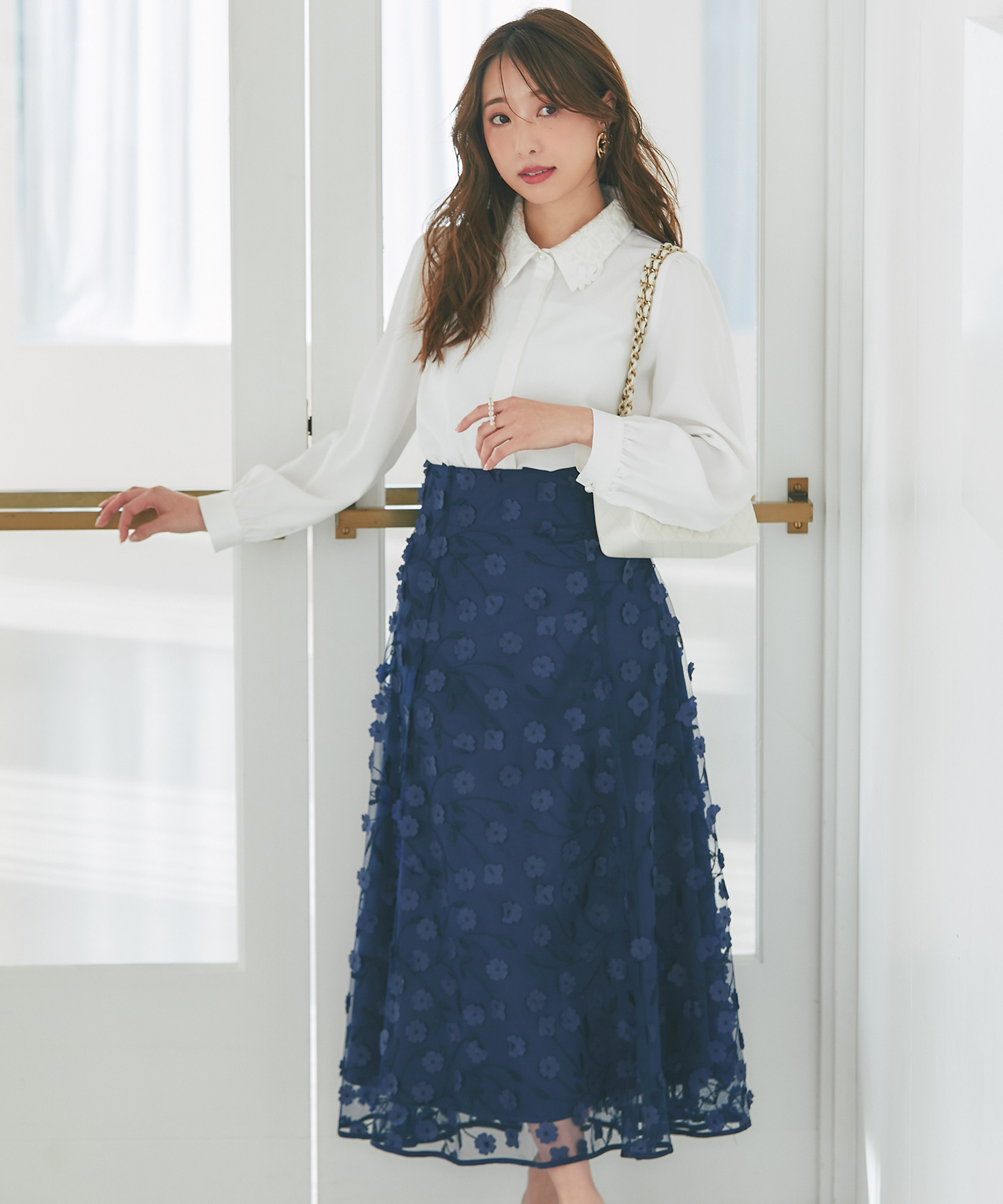 立体フラワーモチーフ刺繍シアーフレアスカート  《tocco closet luxe》《冨張愛さんコラボ》＊スペシャルプライス品につき返品/キャンセル/配送日指定不可/ラッピング不可/少量在庫のセールの為交換は出来かねる場合がございます。