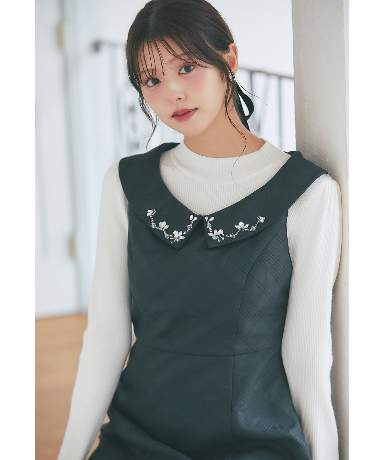 11月上旬販売予定！入荷連絡受付中☆襟ビジュー刺繍キルティングジャンパースカート《tocco closet luxe》※鈴木ゆうかさんはブラック着用