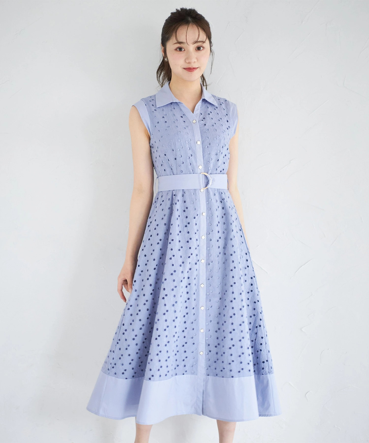 ベルト付き花釦フラワーコットンレースシャツワンピース【afrase アフレス】 tocco closet(トッコクローゼット) ※グレイッシュブルー少量の在庫確保による再販売の為、交換は出来かねる場合がございます。　