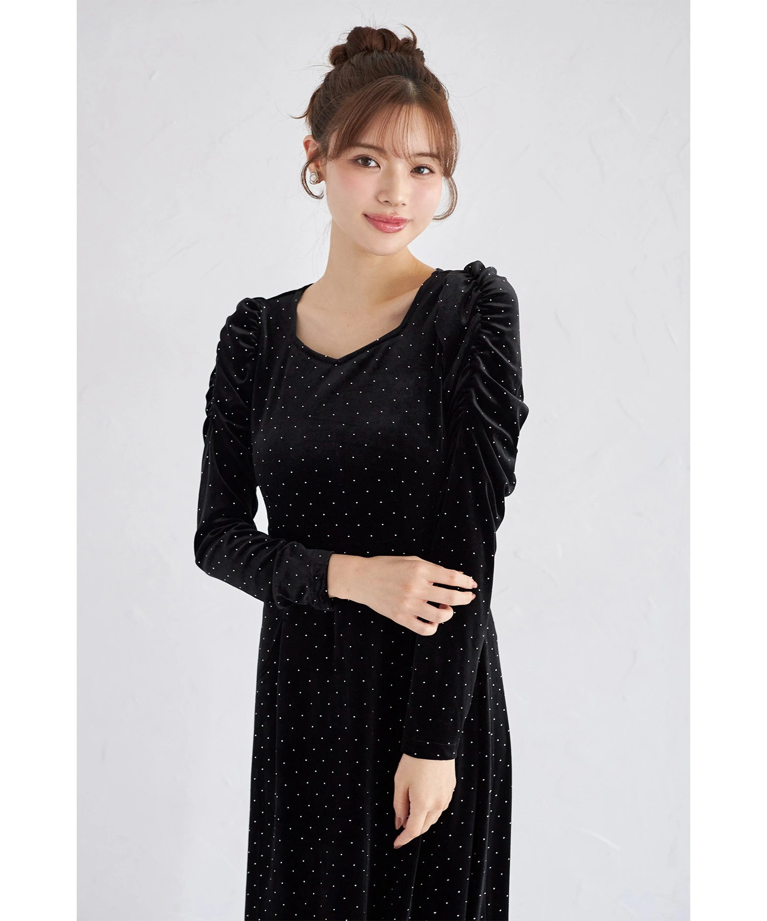 tocco トッコクローゼット　ストーン付きパワーショルダーカットベロアワンピース