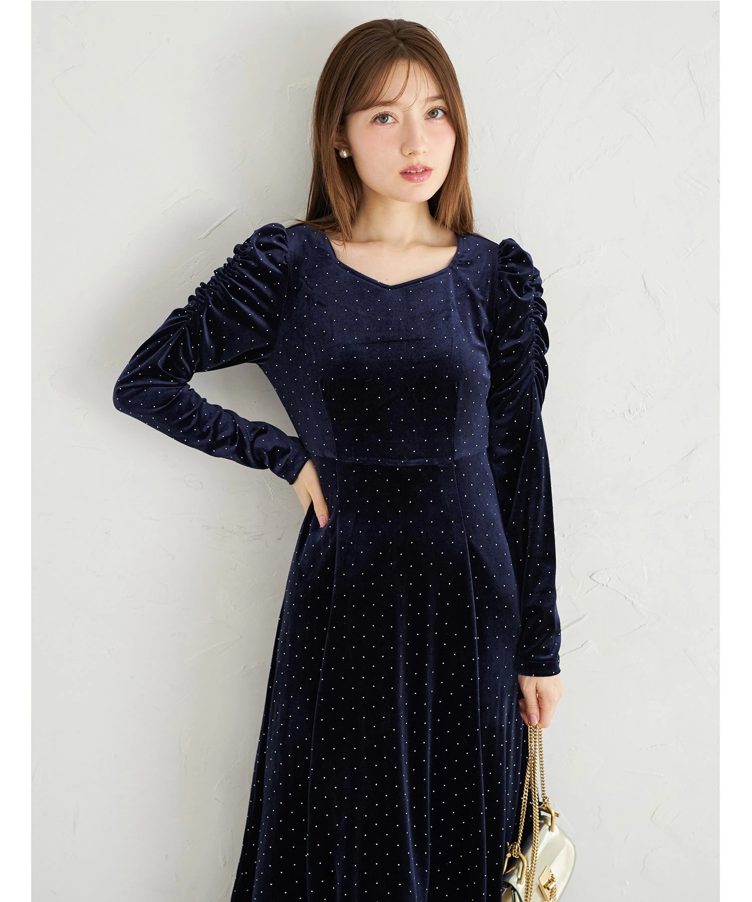 ストーン付きパワーショルダーカットベロアワンピース  tocco closet(トッコクローゼット)《OccasionCollection》