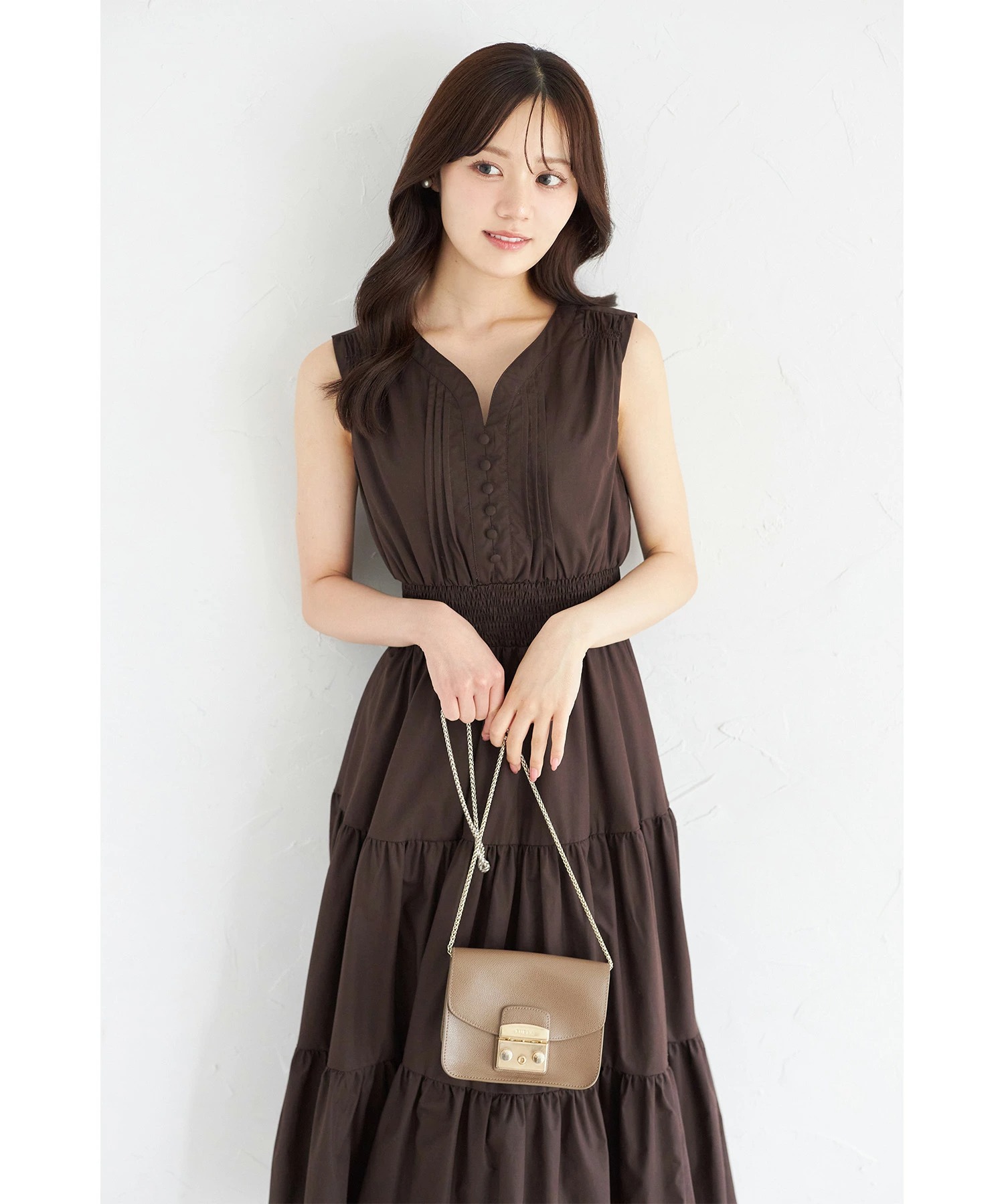 くるみ飾り釦付きピンタック×シャーリングティアードワンピース9月30日(火)オフィシャルサイト限定再販☆【aubelia オーベリア】※少量の在庫確保による再販売の為、交換は出来かねる場合がございます。予めご了承ください。