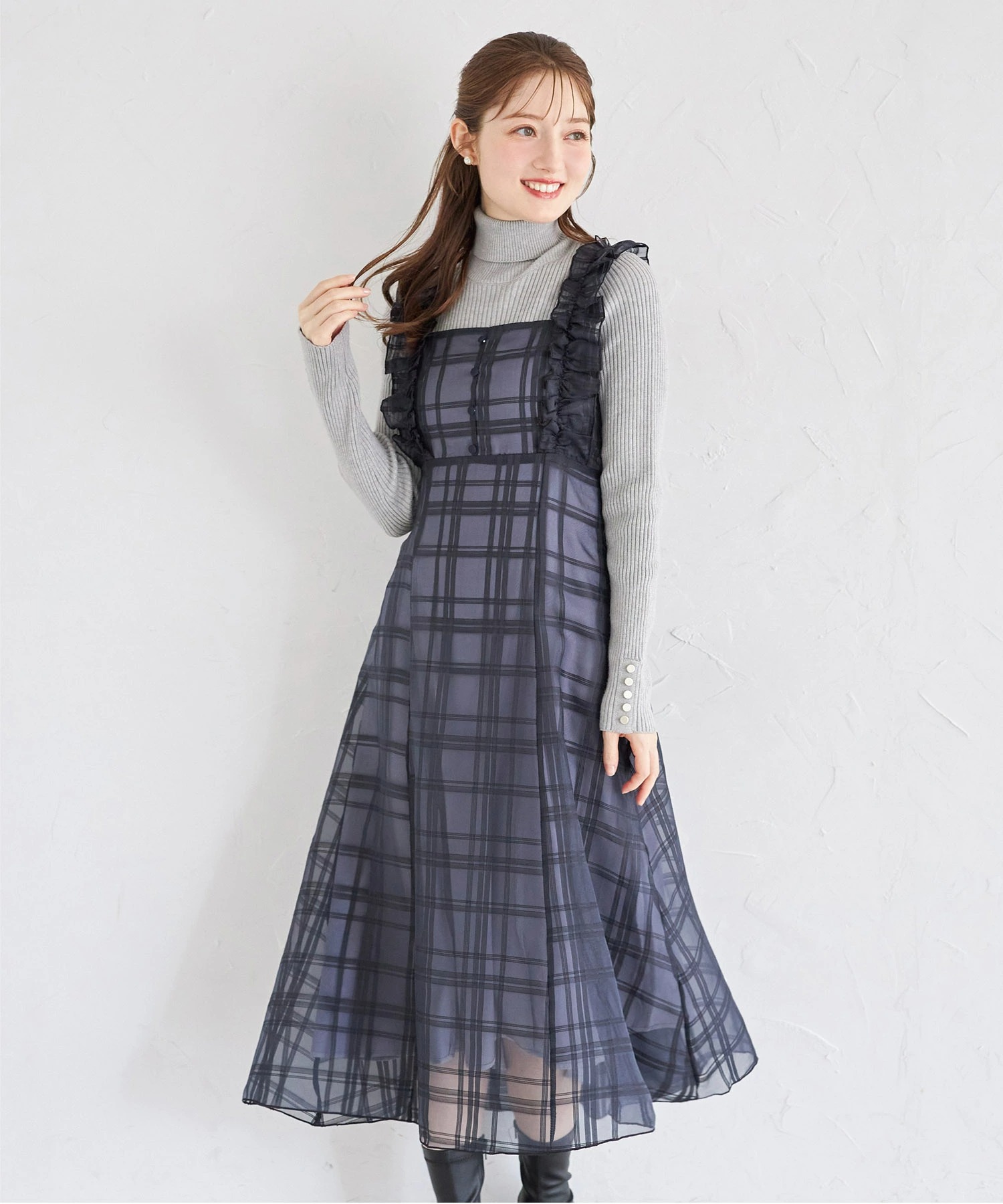 フリル付きバックレースアップシアーチェックワンピース  tocco closet(トッコクローゼット)※小栗有以さんはアイスグレー着用 ※少量の在庫確保による再販売の為、交換は出来かねる場合がございます。