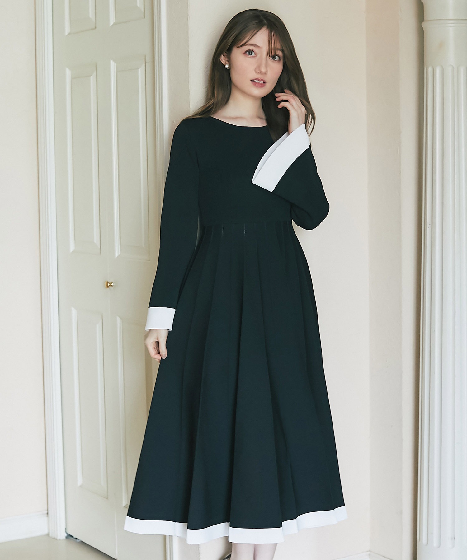 フレアスリーブバイカラーニットワンピース【brionella ブリオネラ】 tocco closet ＊スペシャルプライス品につき返品/キャンセル/配送日指定不可/ラッピング不可/少量在庫のセールの為交換は出来かねる場合がございます。