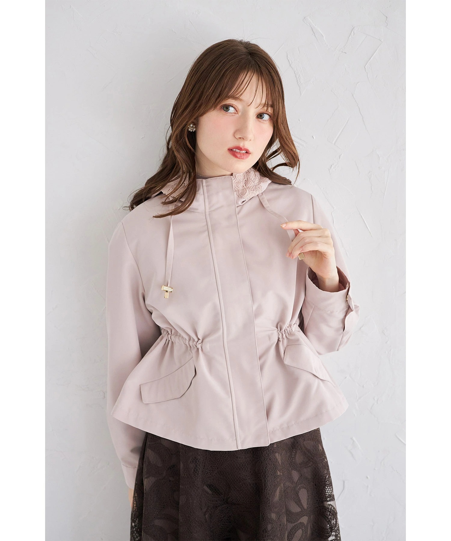 tocco トッコクローゼット　
バックフリル付きフードレースドロストペプラムマウンテンパーカー