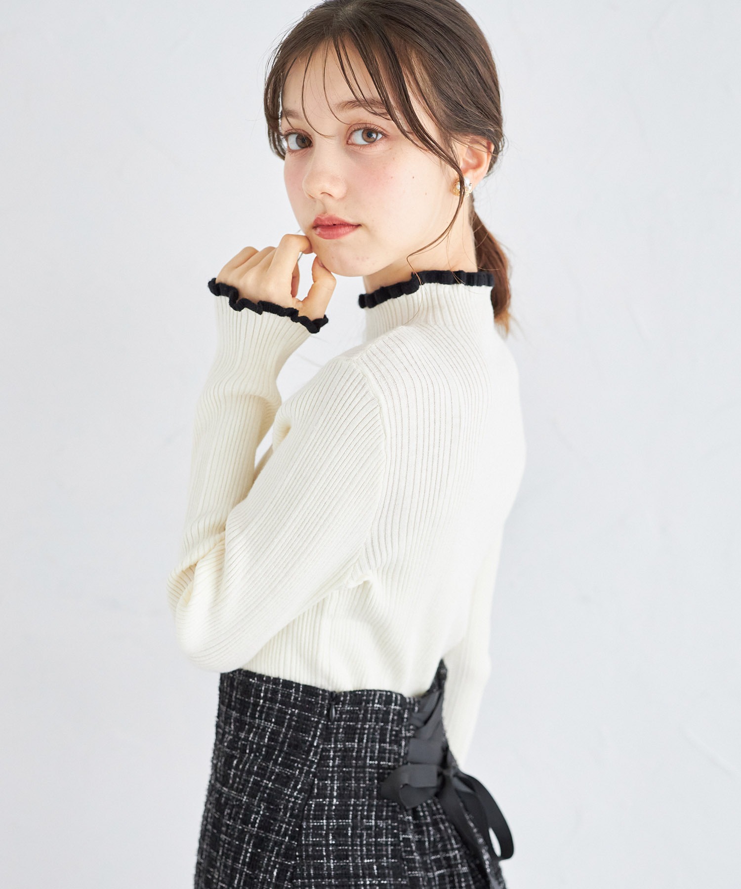 つい触りたくなる柔らか素材♪フリル配色マシュマロタッチリブニットプルオーバー【fendra】 tocco closet＊スペシャルプライス品につき返品/キャンセル/配送日指定不可/ラッピング不可/少量在庫のセールの為交換は出来かねる場合がございます。