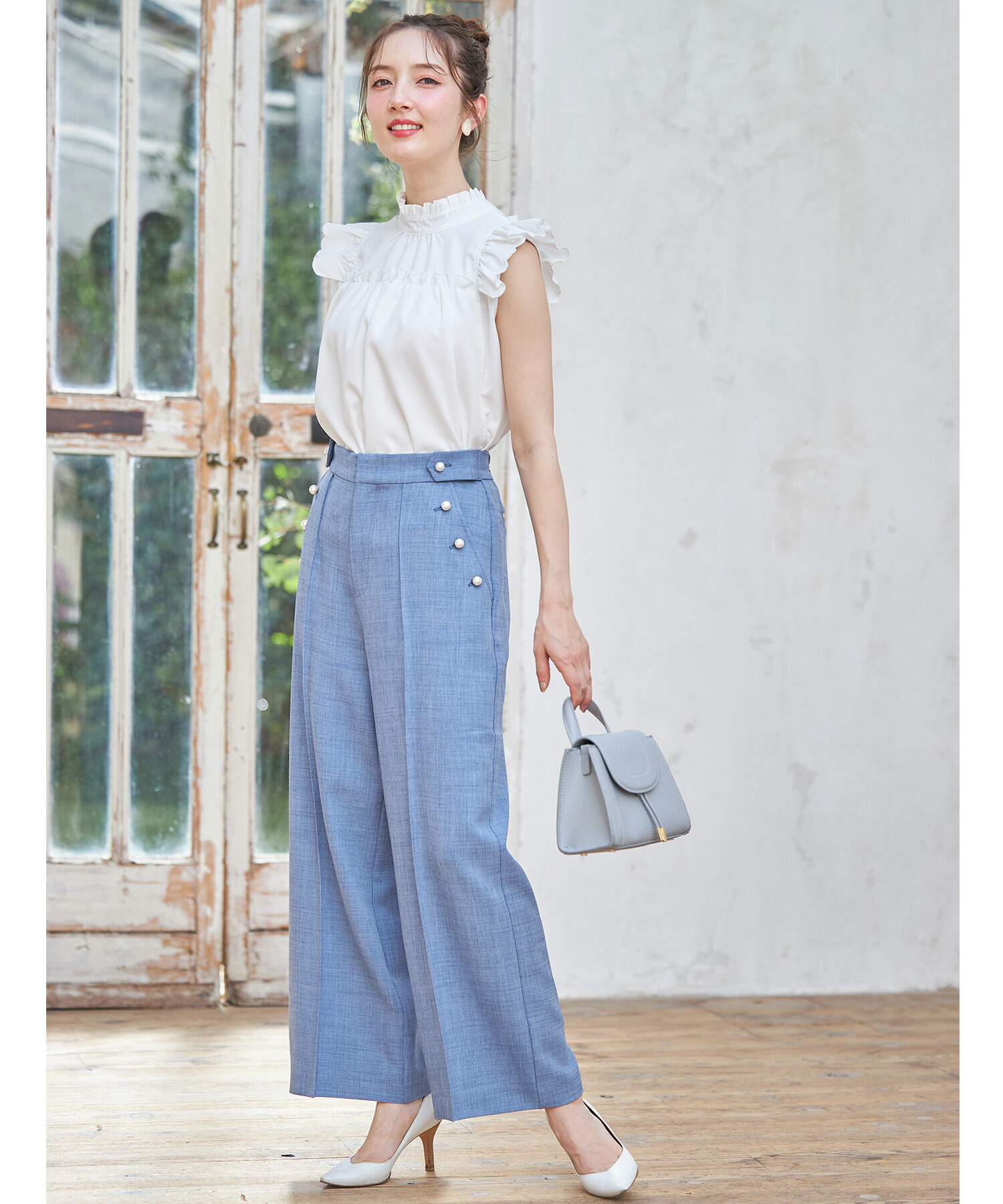 パール釦付き麻調ストレッチストレートパンツ【fiducia フィドゥーチャ】 tocco closet(トッコクローゼット) ＊スペシャルプライス品につき返品/キャンセル/配送日指定不可/ラッピング不可/少量在庫のセールの為交換は出来かねる場合がございます。