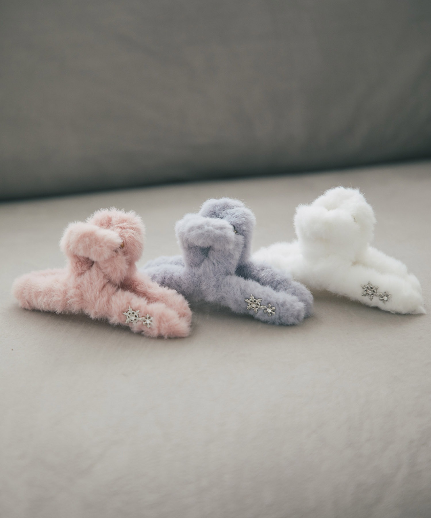 スノーフレーク付きファーバンス【hybrelle ハイブレル】tocco closet(トッコクローゼット)※セレクトアイテム ＊スペシャルプライス品につき返品/キャンセル/配送日指定不可/ラッピング不可/少量在庫のセールの為交換は出来かねる場合がございます。