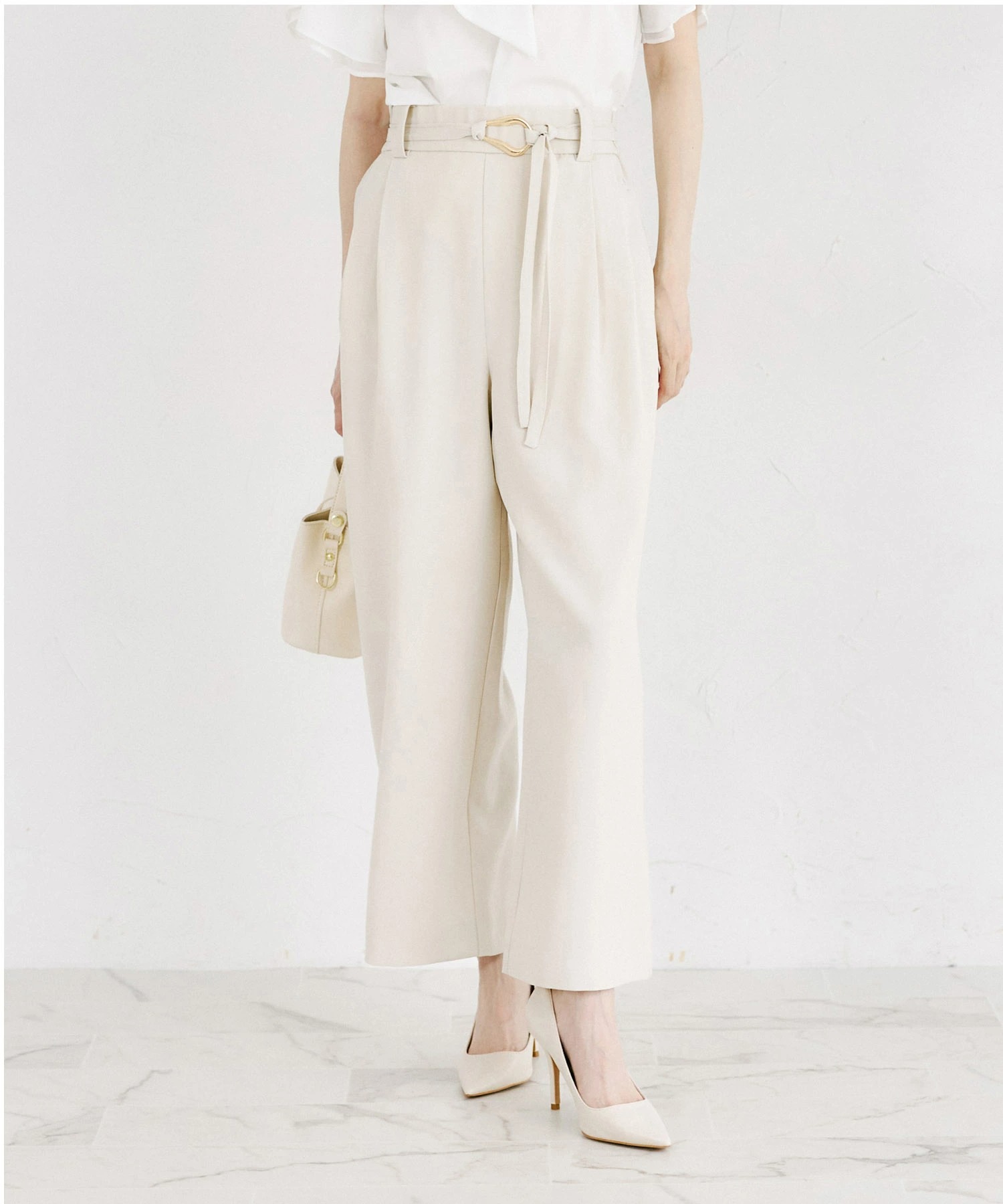 ナローベルト付きタックパンツ  7月21日(火)オフィシャルサイト限定アイボリー再販☆tocco closet(トッコクローゼット)※少量の在庫確保による再販売の為、交換は出来かねる場合がございます。予めご了承ください。