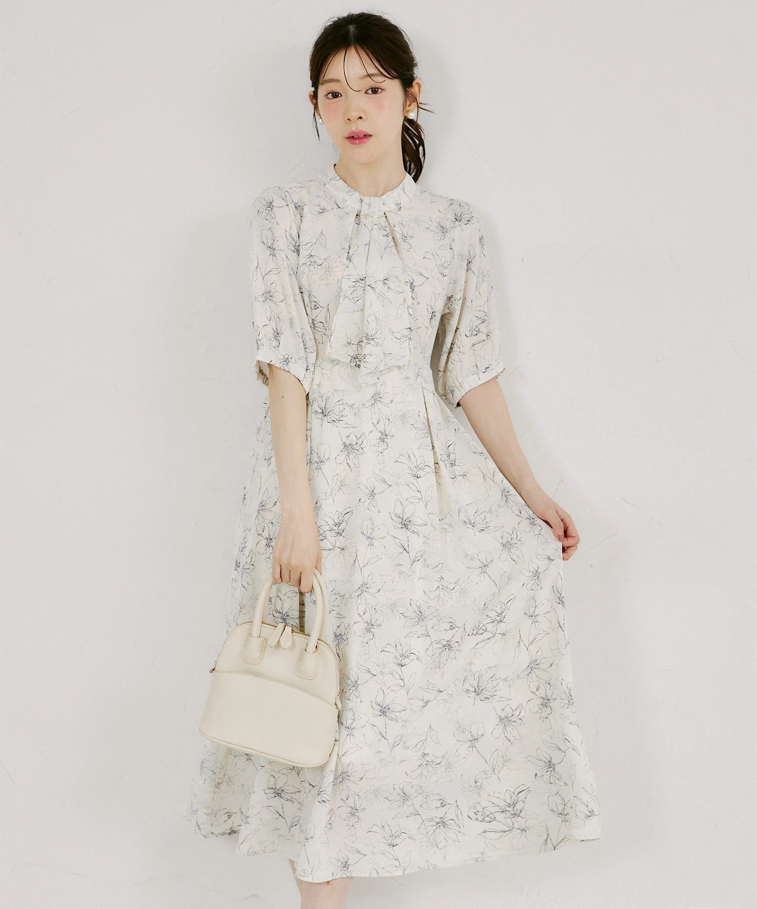 tocco トッコクローゼット　
ボウタイ付きウエストタックワンピース