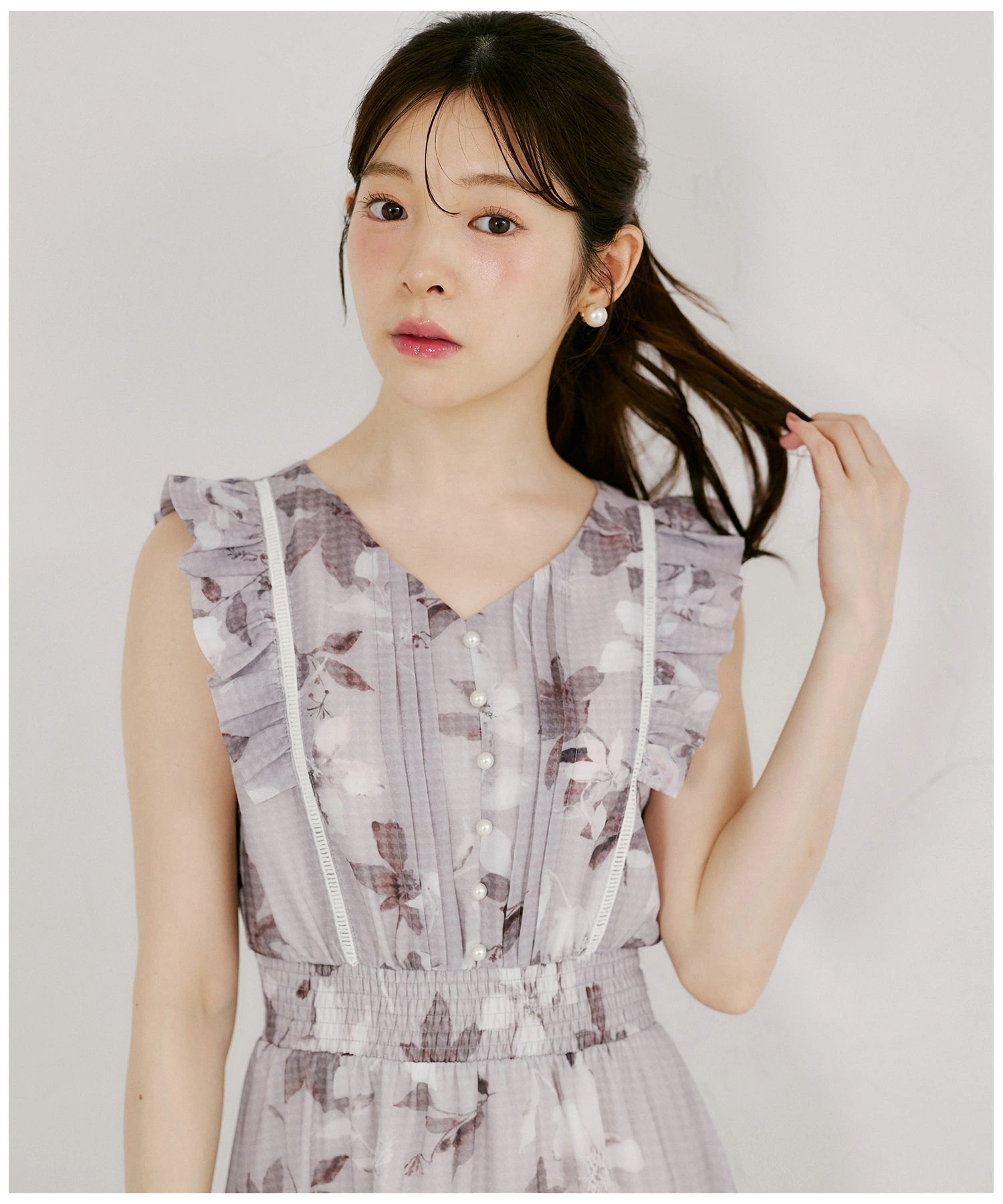 ハシゴレース切り替えシアーチェックフラワープリントワンピースtocco closet(トッコクローゼット) ＊スペシャルプライス品につき返品/キャンセル/配送日指定不可/ラッピング不可/少量在庫のセールの為交換は出来かねる場合がございます。