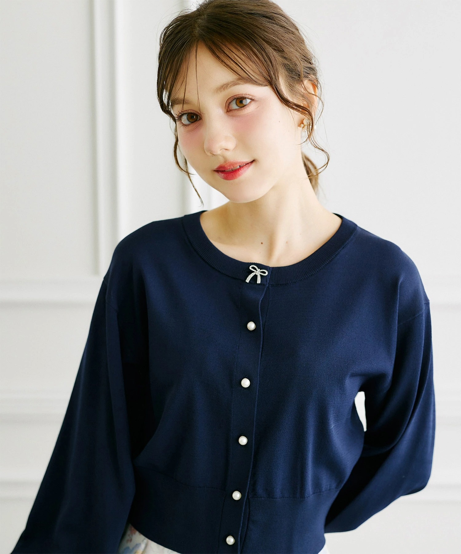 ビジューリボン＆パール釦ＵＶカット加工ニットカーディガン 6月15日(月)オフィシャルサイト限定ネイビー再販☆ tocco closet(トッコクローゼット)　《CherryCollection》※少量の在庫確保による再販売の為、交換は出来かねる場合がございます。予めご了承ください。