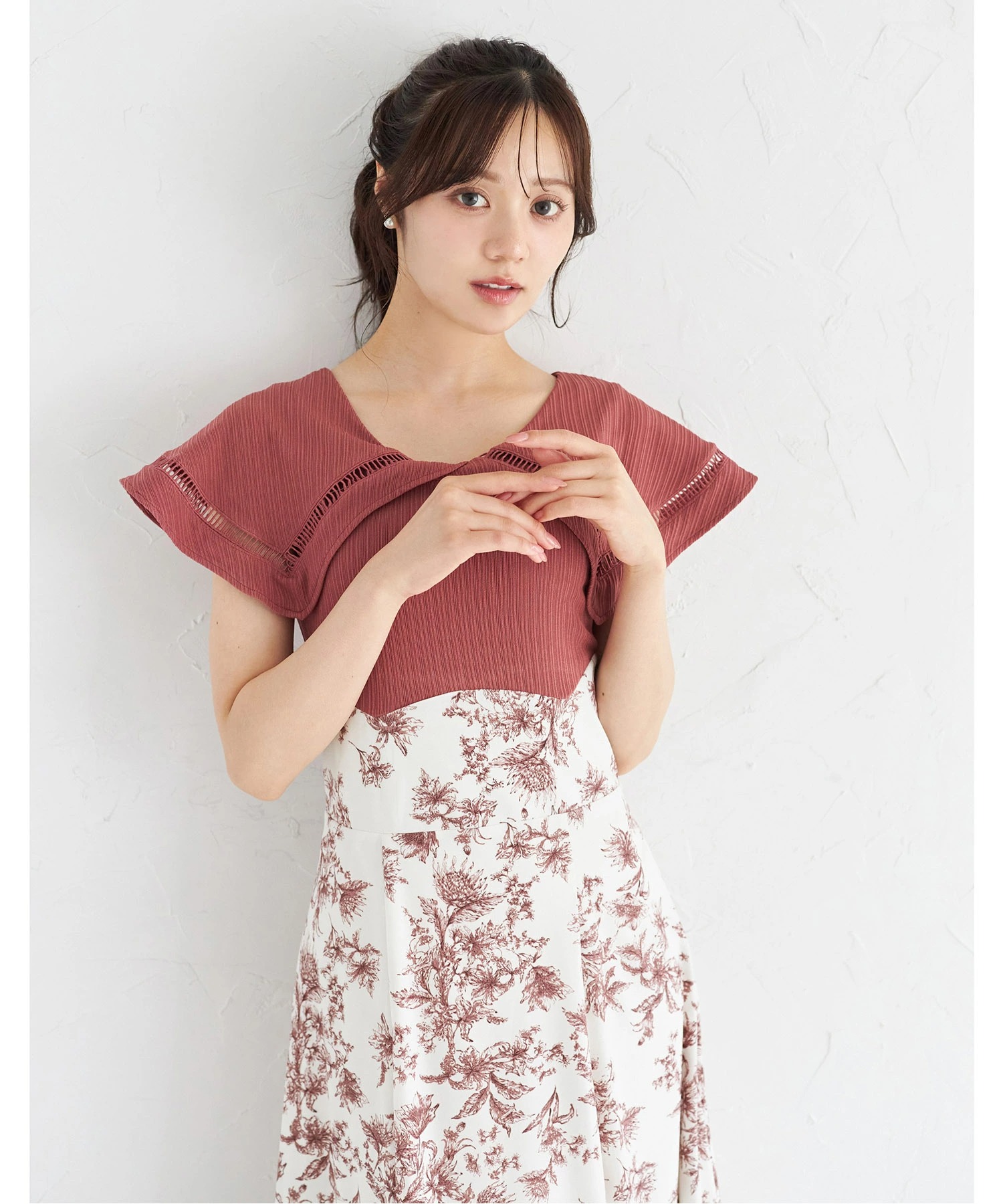 ビックカラーバックレースアップドッキングワンピース tocco closet  ＊スペシャルプライス品につき返品/キャンセル/配送日指定不可/ラッピング不可/少量在庫のセールの為交換は出来かねる場合がございます。