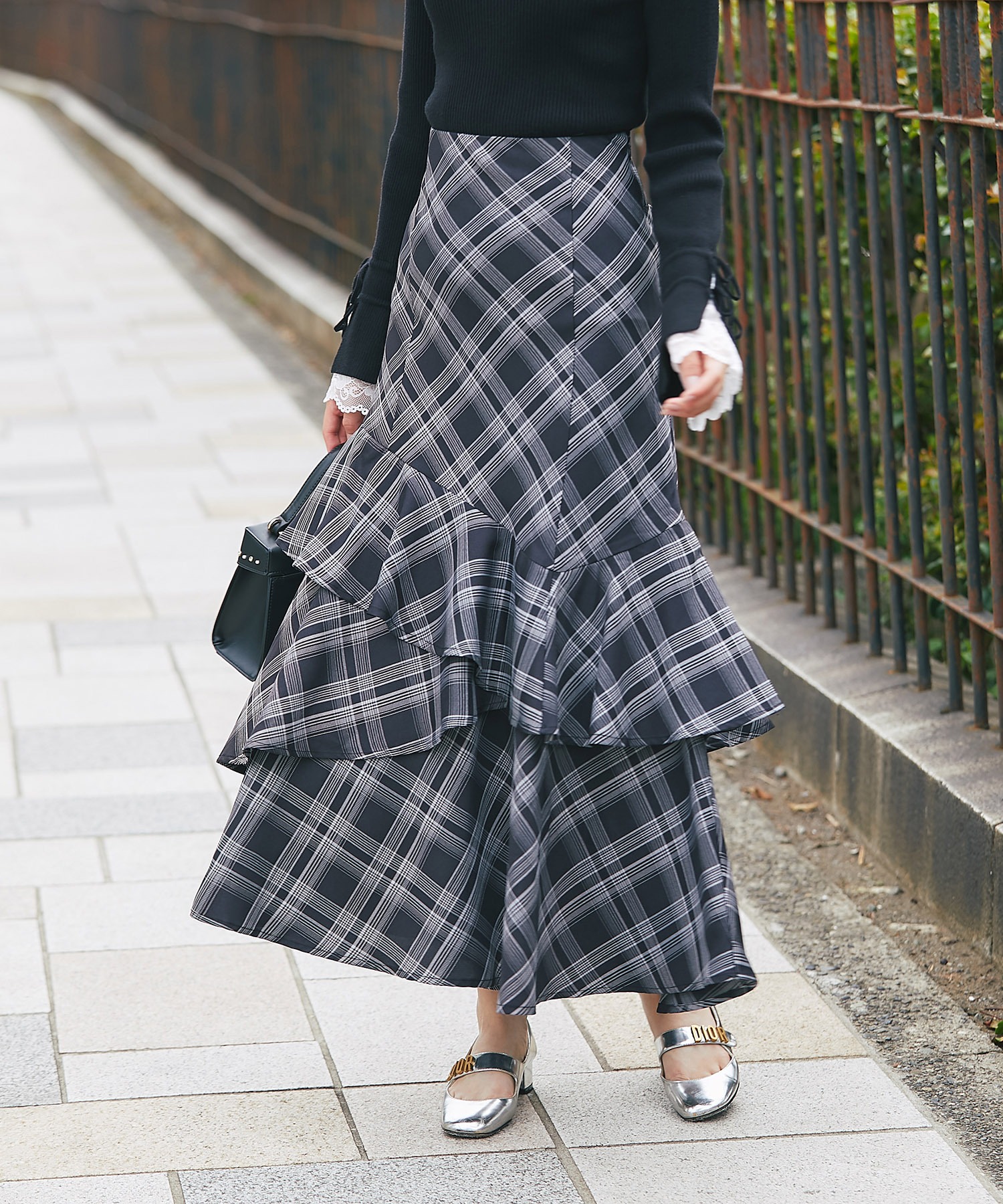 tocco トッコクローゼット　
バックレースアップアシメフリルマーメイドスカート