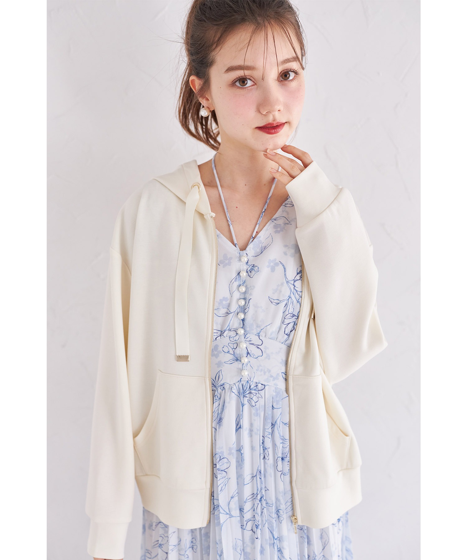 軽くて優しい着心地♪ふんわりスフレタッチジップパーカー【jolivra ジョリヴラ】 tocco closet(トッコクローゼット)