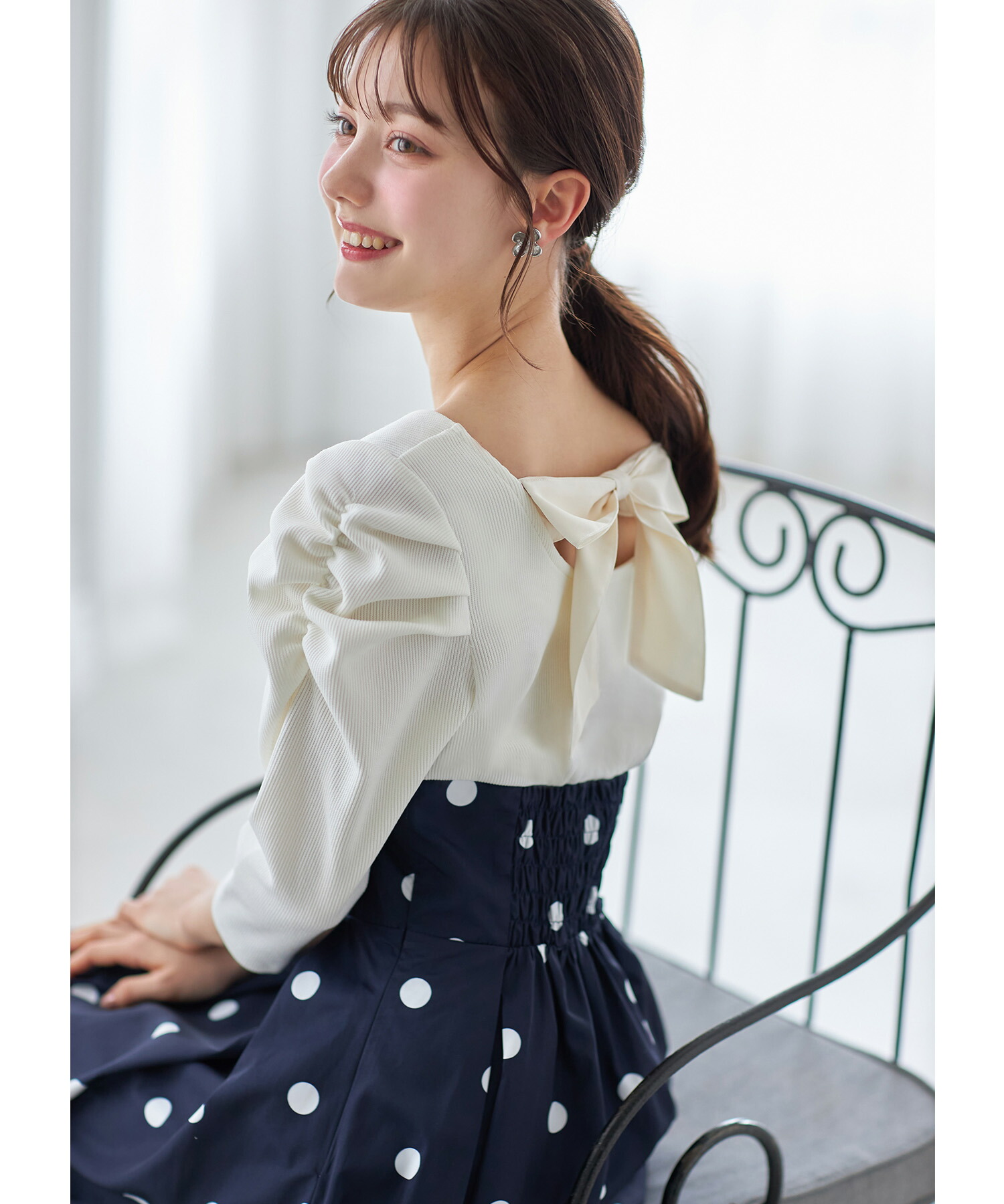 後ろリボン付きパワーショルダードットドッキングワンピース 8/15(木)オフィシャルサイト限定再販☆【joueta ジョータ】 tocco closet(トッコクローゼット) ※少量の在庫確保による再販売の為、交換は出来かねる場合がございます。予めご了承ください。