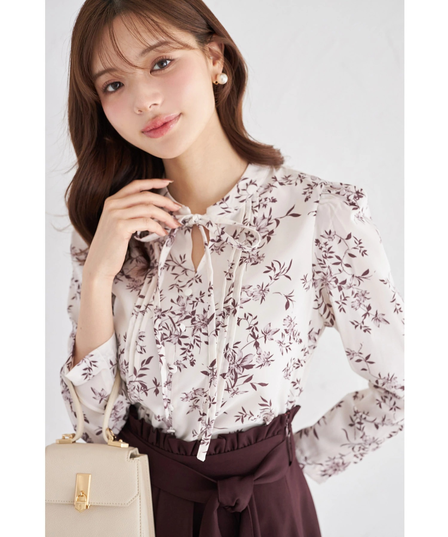 tocco トッコクローゼット　ボウタイリボン付きタック入りフラワープリントブラウス