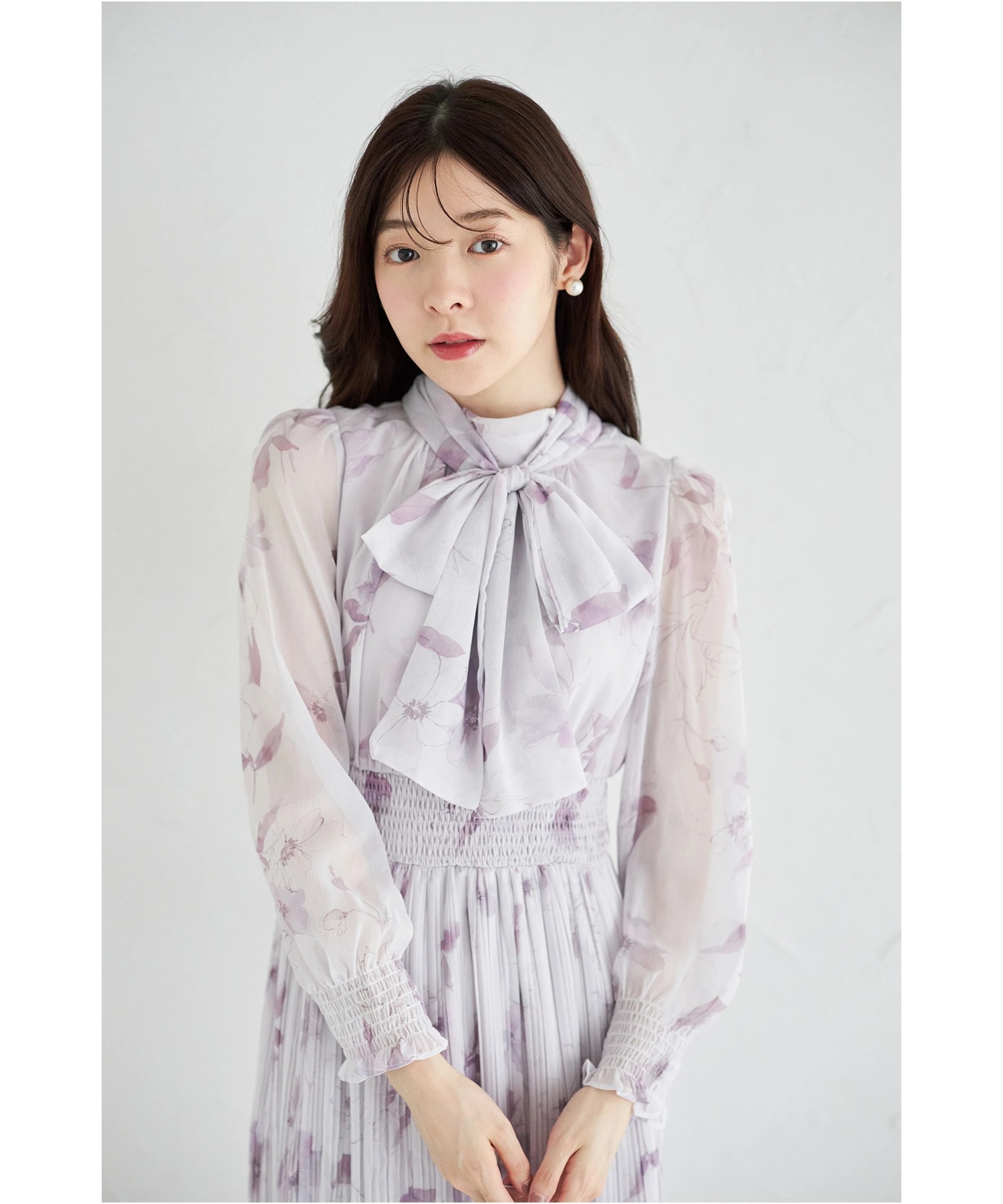 ２ＷＡＹボウタイリボン付きフラワープリントシャーリングプリーツワンピース  2月19日(木)再販決定☆【laince レインス】tocco closet(トッコクローゼット) ※少量の在庫確保による再販売の為、交換は出来かねる場合がございます。