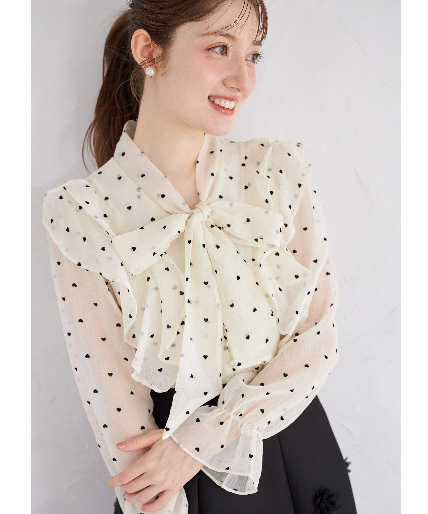 ボウタイリボン付きフロッキーハートドットブラウス 【lefano レファーノ】 tocco closet(トッコクローゼット)