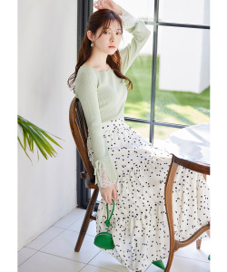 フラワーレース装飾ドットティアードスカート【tiera ティエラ】 tocco closet(トッコクローゼット)　＊スペシャルプライス品につき返品/キャンセル/配送日指定不可/ラッピング不可/少量在庫のセールの為交換は出来かねる場合がございます。