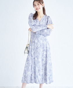 バックレースアップラインフラワープリントワンピース【limosa リモーザ】 tocco closet(トッコクローゼット)　＊スペシャルプライス品につき返品/キャンセル/配送日指定不可/ラッピング不可/少量在庫のセールの為交換は出来かねる場合がございます。