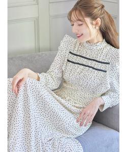 フリル付きウエストシャーリングドットワンピース 【liomy リオミー】 tocco closet(トッコクローゼット) ＊スペシャルプライス品につき返品/キャンセル/配送日指定不可/ラッピング不可/少量在庫のセールの為交換は出来かねる場合がございます。