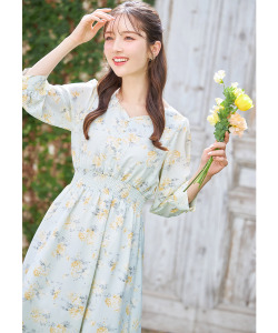 フロント飾り釦付きウエストシャーリングフラワープリントワンピース【bonheur ボヌール】 tocco closet(トッコクローゼット) ＊スペシャルプライス品につき返品/キャンセル/配送日指定不可/ラッピング不可/少量在庫のセールの為交換は出来かねる場合がございます。