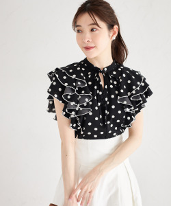 リボン付きドットラッフルフリルブラウス【jamote ジェモート】＊スペシャルプライス品につき返品/キャンセル/配送日指定不可/ラッピング不可/少量在庫のセールの為交換は出来かねる場合がございます。