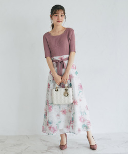 ウエストりぼん付きリブニット×フラワープリントドッキングワンピース【philole】 tocco closet＊スペシャルプライス品につき返品/キャンセル/配送日指定不可/ラッピング不可/少量在庫のセールの為交換は出来かねる場合がございます。