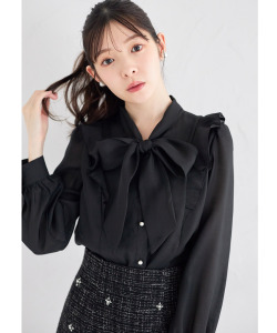 フリル付きパール釦ボウタイリボンシアーブラウス    tocco closet(トッコクローゼット) ＊スペシャルプライス品につき返品/キャンセル/配送日指定不可/ラッピング不可/少量在庫のセールの為交換は出来かねる場合がございます。