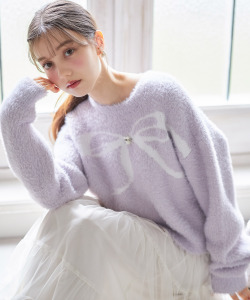 パールビジュー付きリボンデザインシャギーニットプルオーバー 9月16日(火)オフィシャルサイト限定ラベンダー再販☆【natavia ナタヴィア】 tocco closet《Knit Collection》※少量の在庫確保による再販売の為、交換は出来かねる場合がございます。予めご了承ください。