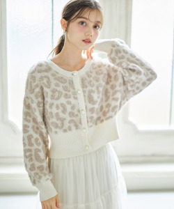 パール釦ふわふわレオパードニットカーディガン【dahlia ダリア】《Knit Collection》＊スペシャルプライス品につき返品/キャンセル/配送日指定不可/ラッピング不可/少量在庫のセールの為交換は出来かねる場合がございます。
