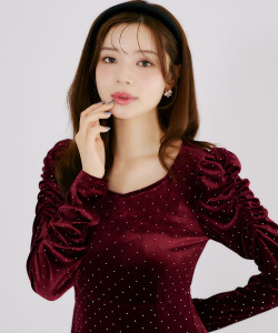 ストーン付きパワーショルダーカットベロアワンピース tocco closet(トッコクローゼット)《OccasionCollection》