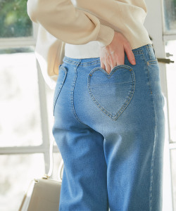 【Ｓ・Ｍサイズ展開】ハートポケットデニムパンツ 【lorelea ロレリア】 tocco closet(トッコクローゼット)※ブルー少量の在庫確保による再販売の為、交換は出来かねる場合がございます。予めご了承ください。