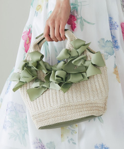 メニーリボンペーパーバッグ 【amarina アマリア】tocco closet(トッコクローゼット)  ※セレクトアイテム ＊スペシャルプライス品につき返品/キャンセル/配送日指定不可/ラッピング不可/少量在庫のセールの為交換は出来かねる場合がございます。