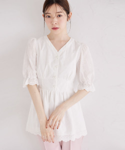 コットンレースペプラムブラウス 7月24日(木)オフホワイト再販決定☆【mariceta マリセタ】 tocco closet(トッコクローゼット)　※えみ姉さんはラベンダー着用　※少量の在庫確保による再販売の為、交換は出来かねる場合がございます。