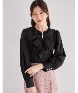 パール付きリボンラッフルブラウス  1月19日(月) オフィシャルサイト限定ブラック再販☆ tocco closet  ※少量の在庫確保による再販売の為、交換は出来かねる場合がございます。予めご了承ください。