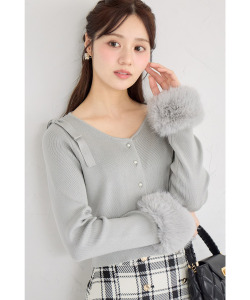 ２ＷＡＹファー付き肩リボンニットカーディガン 12月25日(水)グレー再販決定☆ tocco closet(トッコクローゼット)※鈴木ゆうかさんはオフホワイト着用 ※少量の在庫確保による再販売の為、交換は出来かねる場合がございます。