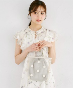 フラワーモチーフ付きシアーハンドバッグ tocco closet(トッコクローゼット) ※セレクトアイテム ＊スペシャルプライス品につき返品/キャンセル/配送日指定不可/ラッピング不可/少量在庫のセールの為交換は出来かねる場合がございます。
