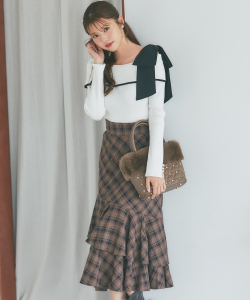 チェック柄ラッフルフリルスカート tocco closet(トッコクローゼット)※鈴木ゆうかさんはブラウン着用