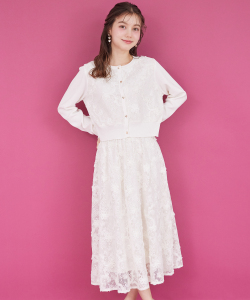 ディテールに宿るクラス感♪立体フラワーレースフレアスカートtocco closet(トッコクローゼット) ＊スペシャルプライス品につき返品/キャンセル/配送日指定不可/ラッピング不可/少量在庫のセールの為交換は出来かねる場合がございます。《Heart Collection》