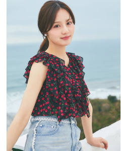 5月上旬～中旬完売カラー再販予定！入荷連絡受付中☆インナー付きチェリープリントラッフルフリルブラウス tocco closet(トッコクローゼット)《CherryCollection》《SummerVacationStyle》