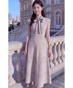 ネイビー5月再販予定！入荷連絡受付中☆配色ボウタイリボン付きレースラインニットワンピース  tocco closet(トッコクローゼット)