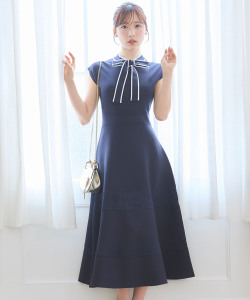 5/16再販予定！入荷連絡受付中☆配色ボウタイリボン付きレースラインニットワンピース  tocco closet(トッコクローゼット)※小栗有以さんはネイビー着用