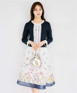 ラメオーガンジーパネルフラワータックフレアスカート 6/5(金)～6/10(水)限定タイムセール☆tocco closet(トッコクローゼット)＊スペシャルプライス品につき返品/キャンセル/配送日指定不可/ラッピング不可/少量在庫のセールの為交換は出来かねる場合がございます。